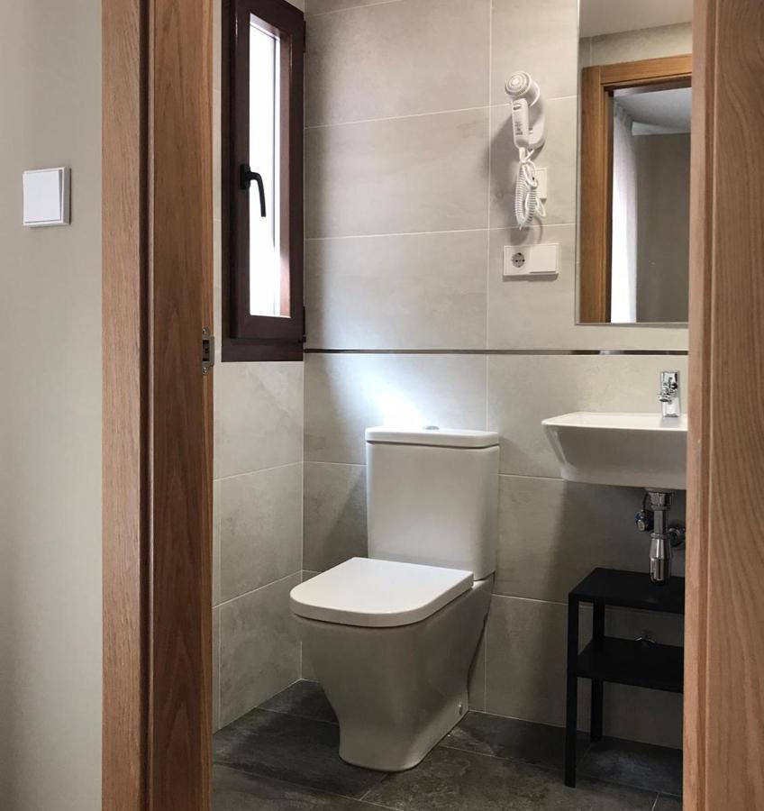 Hotel Baltico 2 Estrellas Luarca Eksteriør bilde