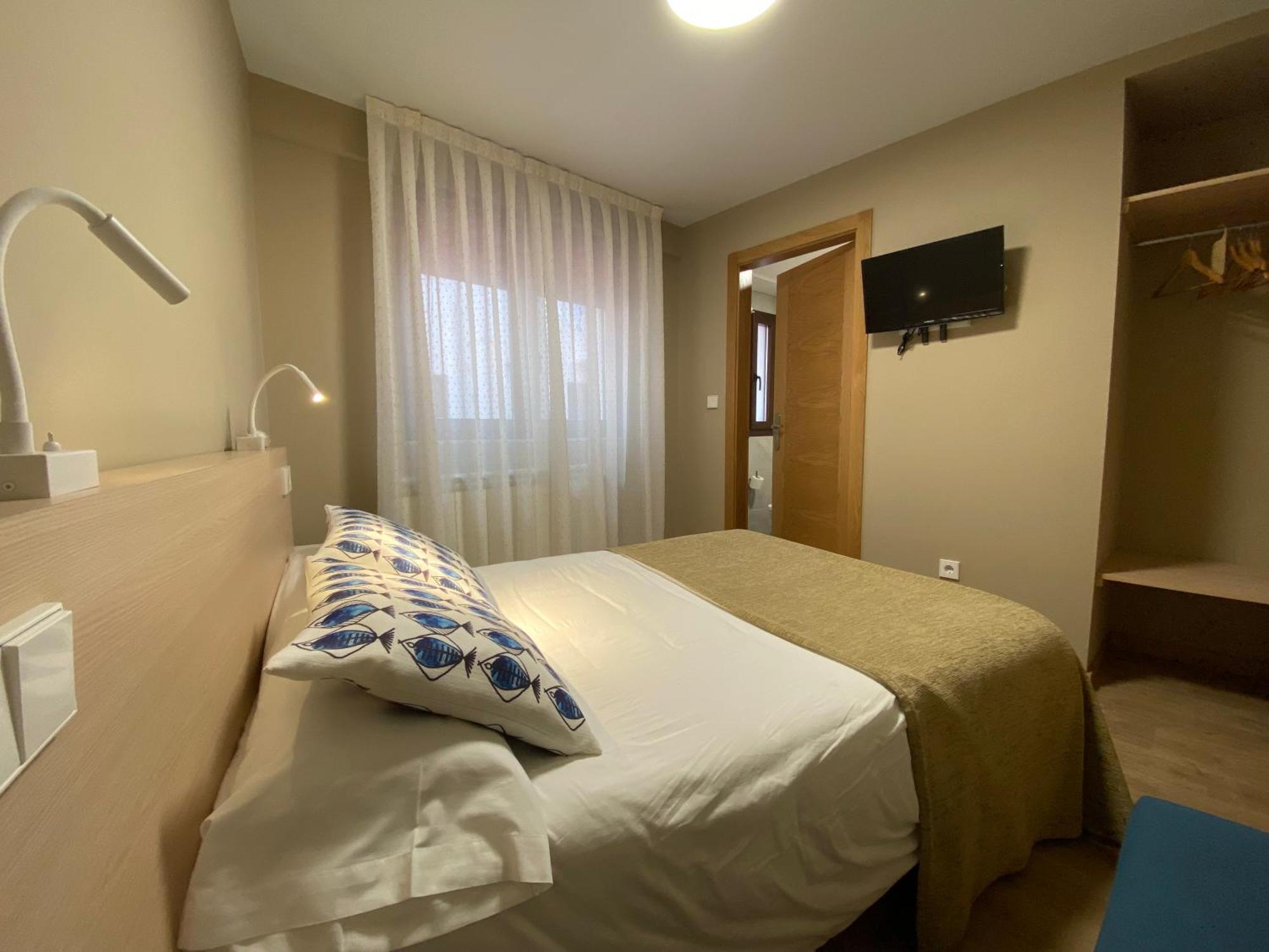 Hotel Baltico 2 Estrellas Luarca Eksteriør bilde